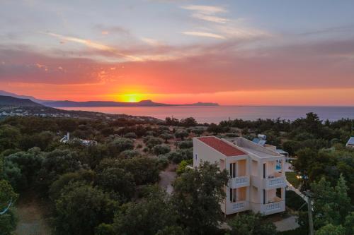 Villa Danna - Private Pool, Playground & Sea Views