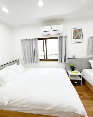 浅草花日美居 Asakusa Hanichi 206 Twin Bedroom Asakusa Temple 4 min walk Direct subway access to Narita and Haneda Airports Host's listings are all at the same address