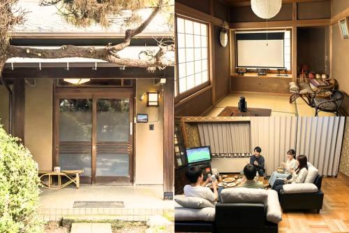a group of people sitting on couches in a living room at Jokan-en in Honjo