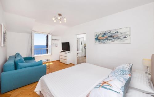 Apartment Seven