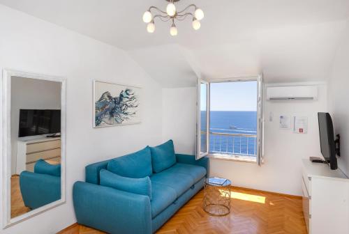 Apartment Seven