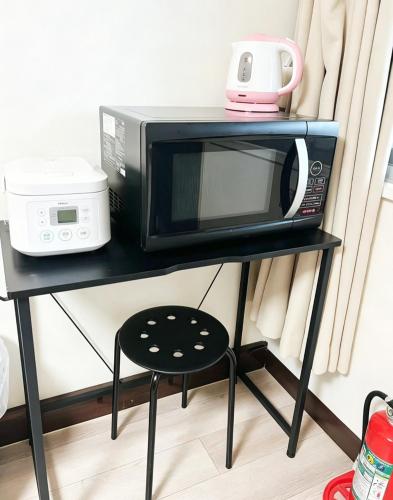 浅草小胎一楼 Asakusa Hanahi, Small Tire, 1st Floor, 4-Minute Walk to Asakusa Temple, Direct Subway Access to Narita and Haneda Airports, Private Room