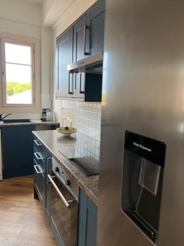Fort Carré & Yachts View 2Bed Apartment in Old Antibes photo 17