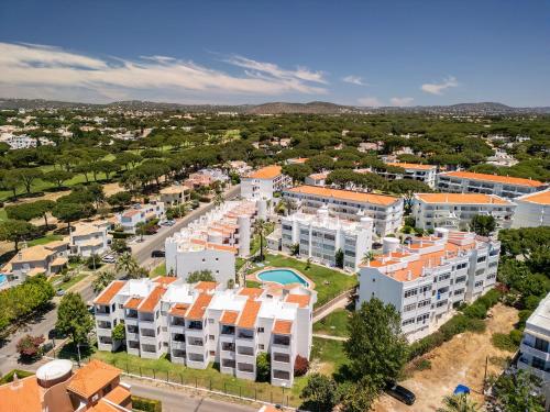 Manelinha Apartment - cozy apartment with pool and beach -Terraços do Mar
