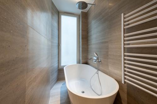 Luxe State of the Art Suite near Montmartre