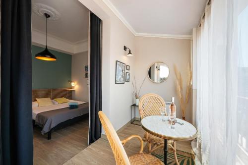 Bright & Cosy Studio w Terrace AC