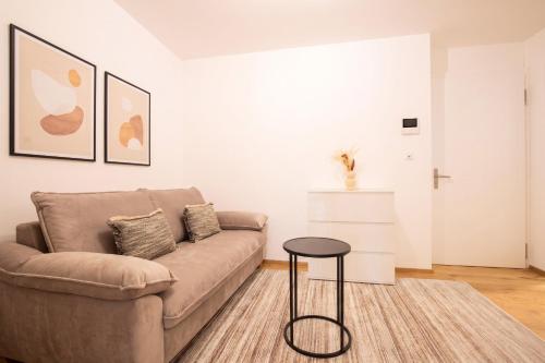 Modern Apartment in Central Basel near Rhine - Special TOP LUX 12 Apartment, up to 4 guests