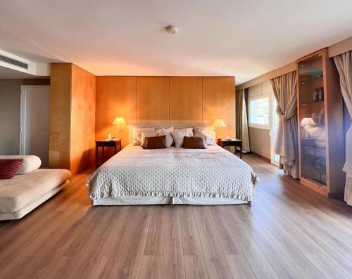 Luxury apartment with ocean views