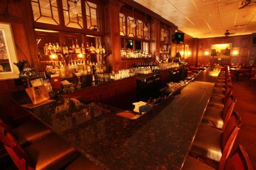 Lounge atau bar di Columbia Club