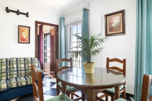 Apartamentos Paqui Conil - familias