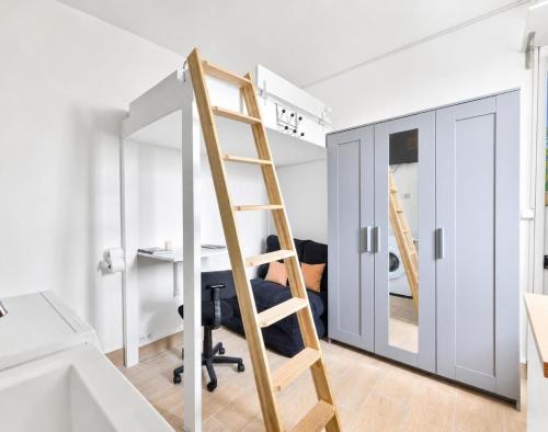 Authentic Parisian Studio near Parc Monceau