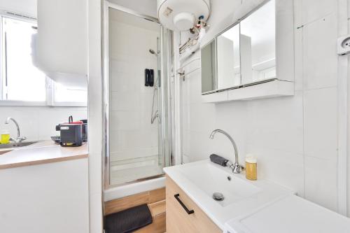 Authentic Parisian Studio near Parc Monceau