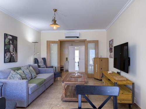 #328 Charming 2BR Albufeira Home Balcony & AC