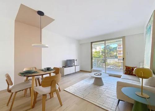 Appartement 50m2 rénové, parking, Plages à 250m, Quartier Pointe Croisette
