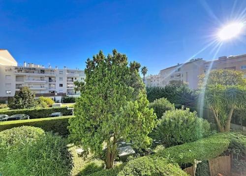 Appartement 50m2 rénové, parking, Plages à 250m, Quartier Pointe Croisette