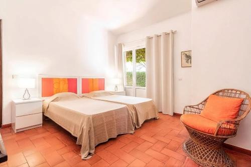 Casa com Piscina e Jardim ideal para famílias