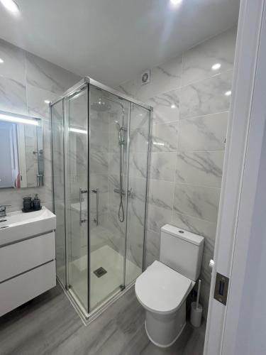 Quarteira Avenida Praia with Parking, 3 Min from Beach