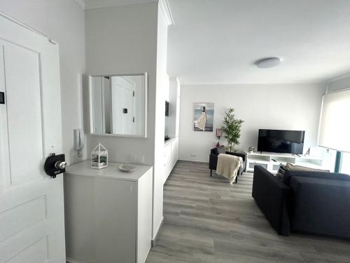 Quarteira Avenida Praia with Parking, 3 Min from Beach