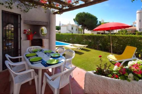 Casa com Piscina e Jardim ideal para famílias