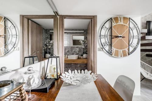 Luxury City Apartment 1 Min to Metro
