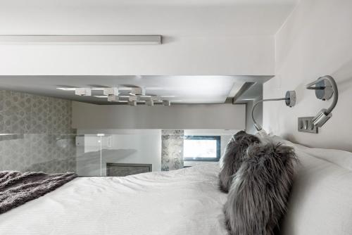 Luxury City Apartment 1 Min to Metro