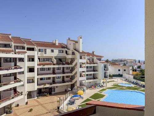 #409 Central Albufeira Getaway with Shared Pool