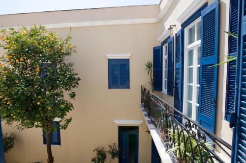 Το κτήριο όπου στεγάζεται  το ξενοδοχείο διαμερισμάτων