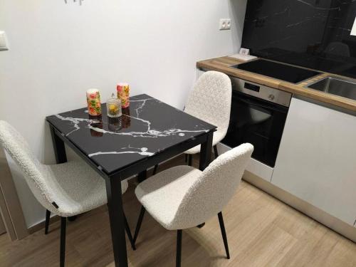 Alexandras Avenue Minimal Haven for 2 by Traser