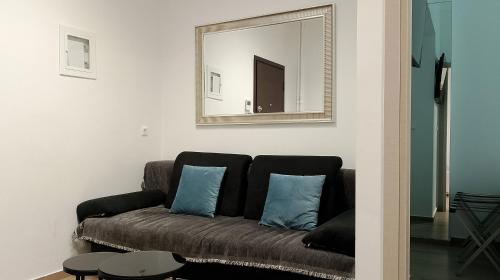 Alexandras Avenue Minimal Haven for 2 by Traser