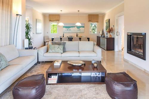 Villa Oliveres by Villa Plus