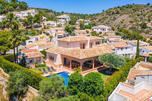 Villa Oliveres by Villa Plus