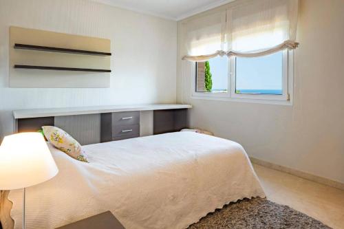 Villa Oliveres by Villa Plus
