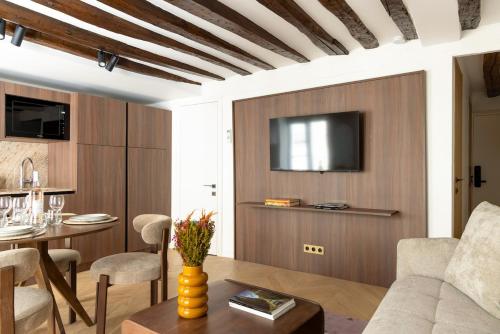 Bright 1BR 4P Apartment, AC, Opera