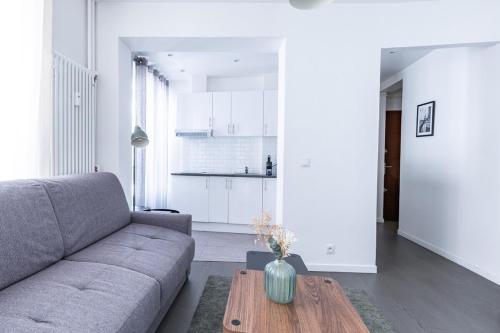 Stylish 4 stars Flat 5 min to Batignolles Park