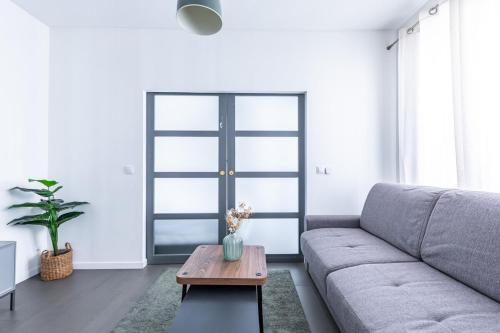 Stylish 4 stars Flat 5 min to Batignolles Park