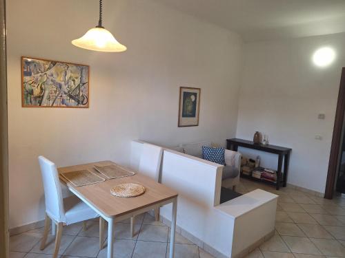 BNG11 Accogliente Bilocale con Balcone Vicino ai Navigli