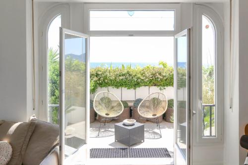 Superb 3BR with AC Sea view private Garden PARKING- BENAKEY
