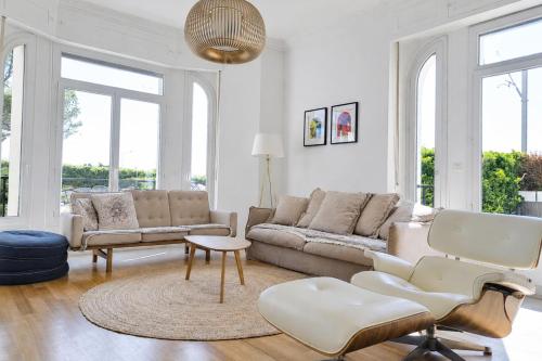 Superb 3BR with AC Sea view private Garden PARKING- BENAKEY