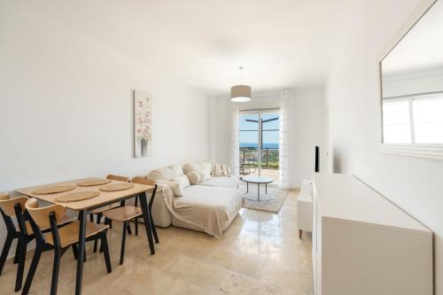 Modern Apartment With Ocean Views