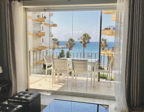 Marbella Center Seafront 3 BR by Houselogy