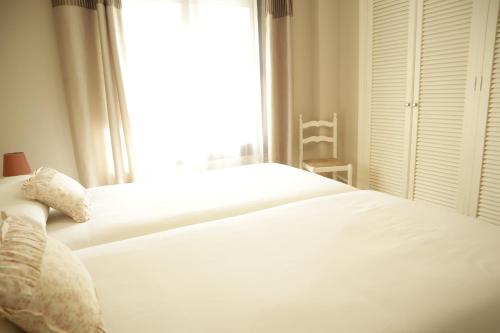 Marbella Center Seafront 3 BR by Houselogy