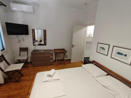 Yiayia's guesthouse