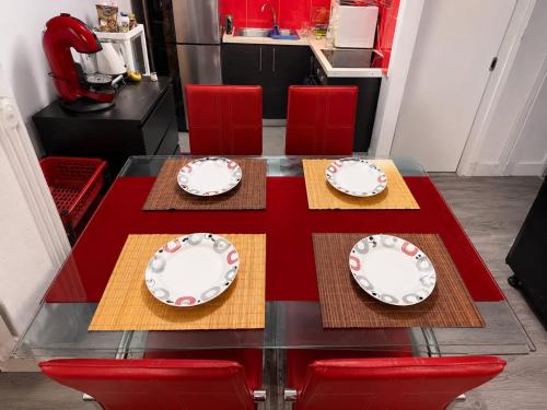 Kallisti Athens, 5 walk minutes from Metro