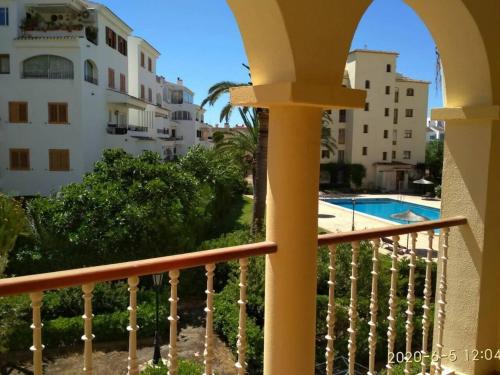 Apartamento furs con piscina