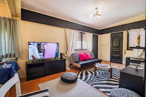 Mika Beach Apartment by Dreamplaces