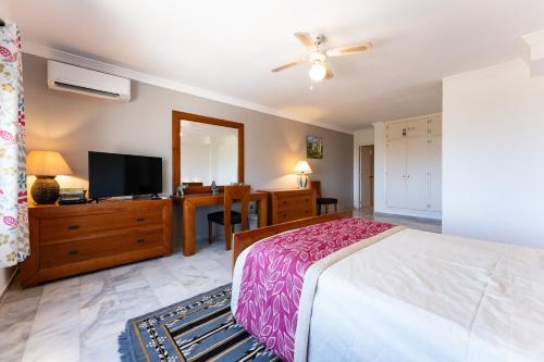 CT 413 - Faro's La Suite Panoramica -Forest Hills Estepona