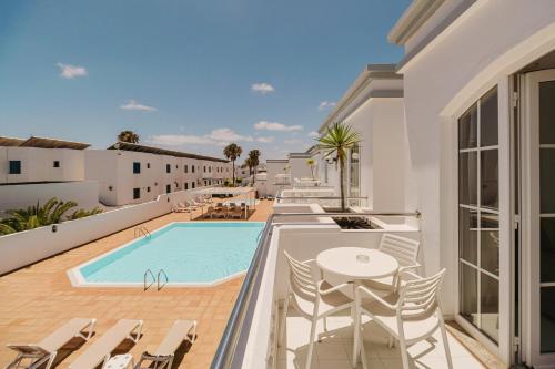 Apartamentos Corona Mar- Select Adults
