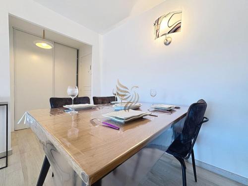 Serenity Getaway–4 people–WiFi–Terrace–Garage