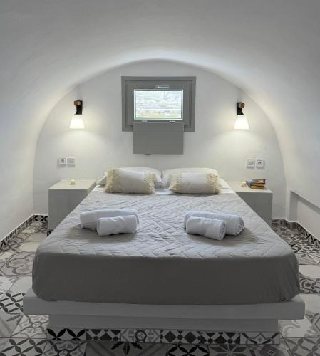 Giasemi Fira Studios