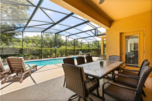 Upstay-Solterra Home with Private Pool & Hot Tub photo 10